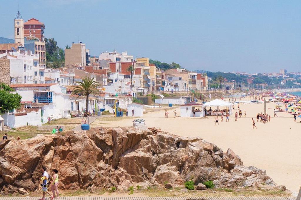 Claire Seaview & Beach-Apartment Montgat Bagian luar foto