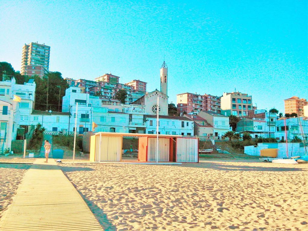 Claire Seaview & Beach-Apartment Montgat Bagian luar foto