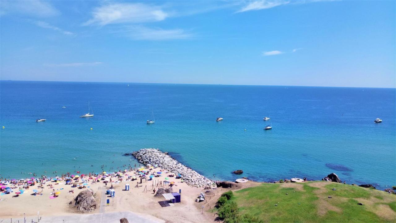 Claire Seaview & Beach-Apartment Montgat Bagian luar foto