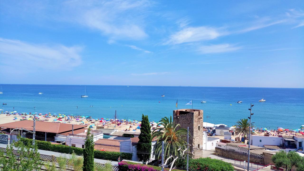 Claire Seaview & Beach-Apartment Montgat Bagian luar foto