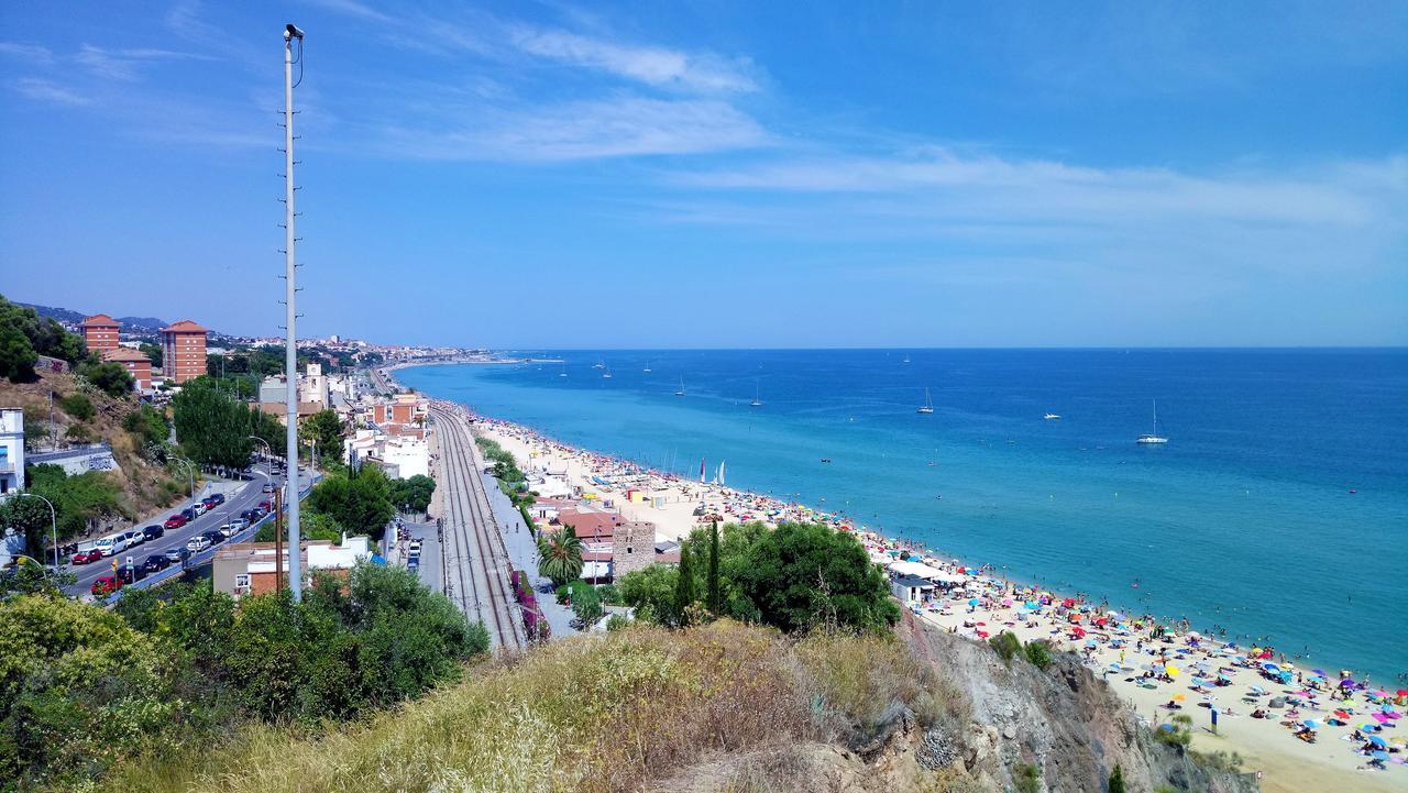 Claire Seaview & Beach-Apartment Montgat Bagian luar foto