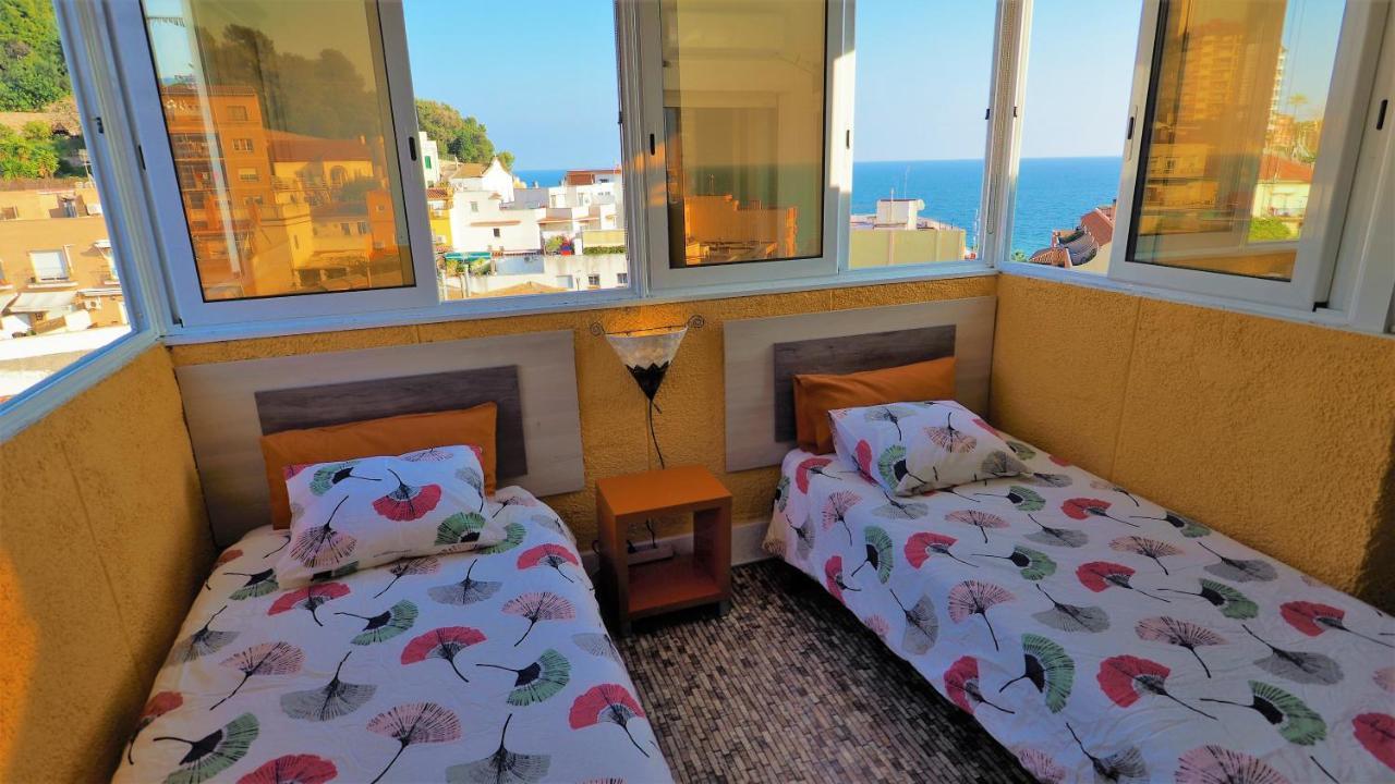 Claire Seaview & Beach-Apartment Montgat Bagian luar foto
